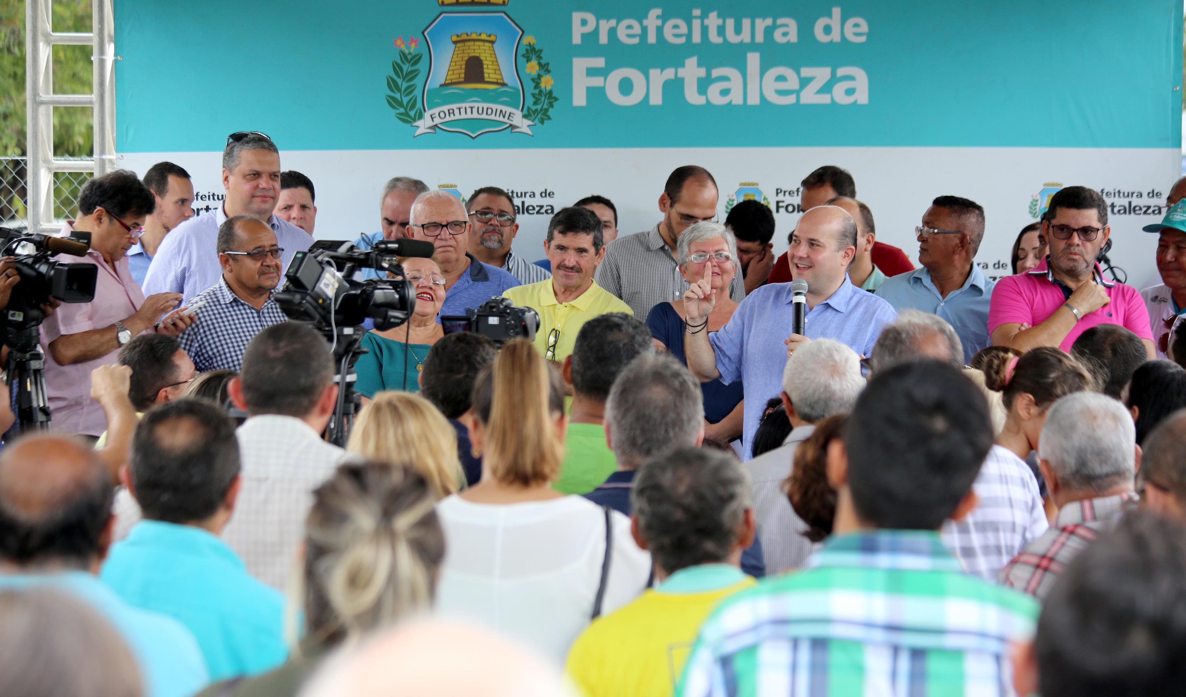 prefeito roberto cláudio discursa na inauguração do ecoponto da jacarecanga